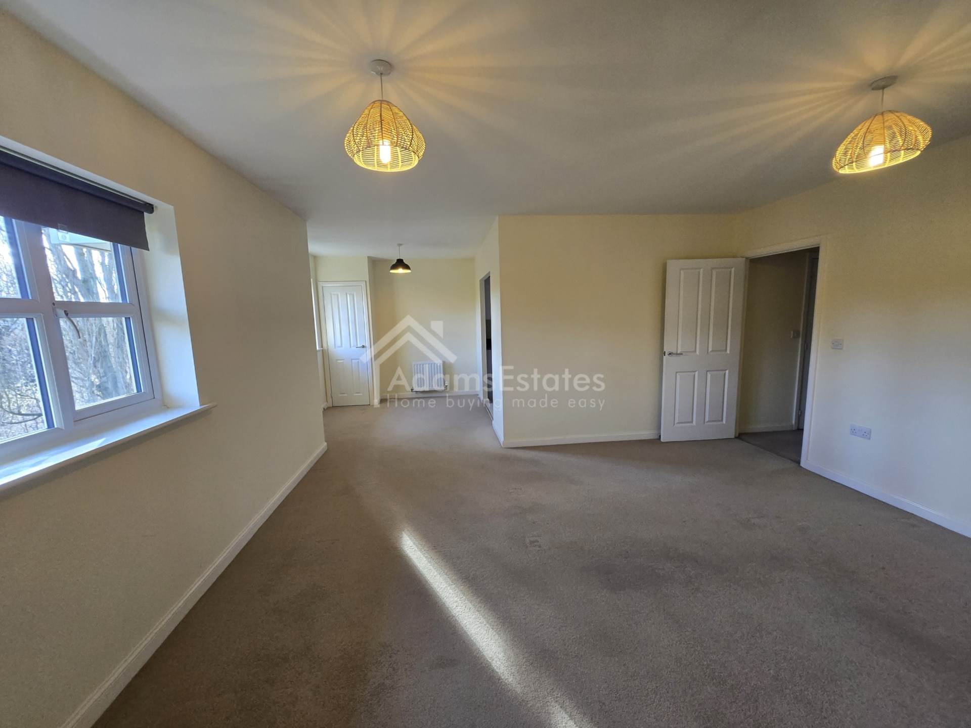 Flat Marmaville Court in Kirklees