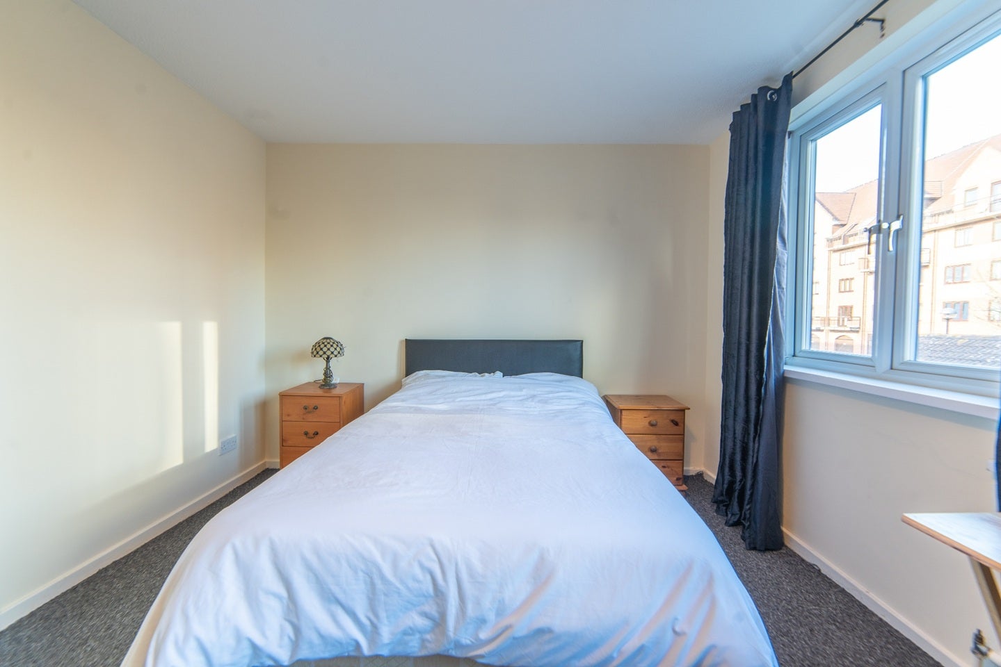 Room Leerdam Drive in Greater London