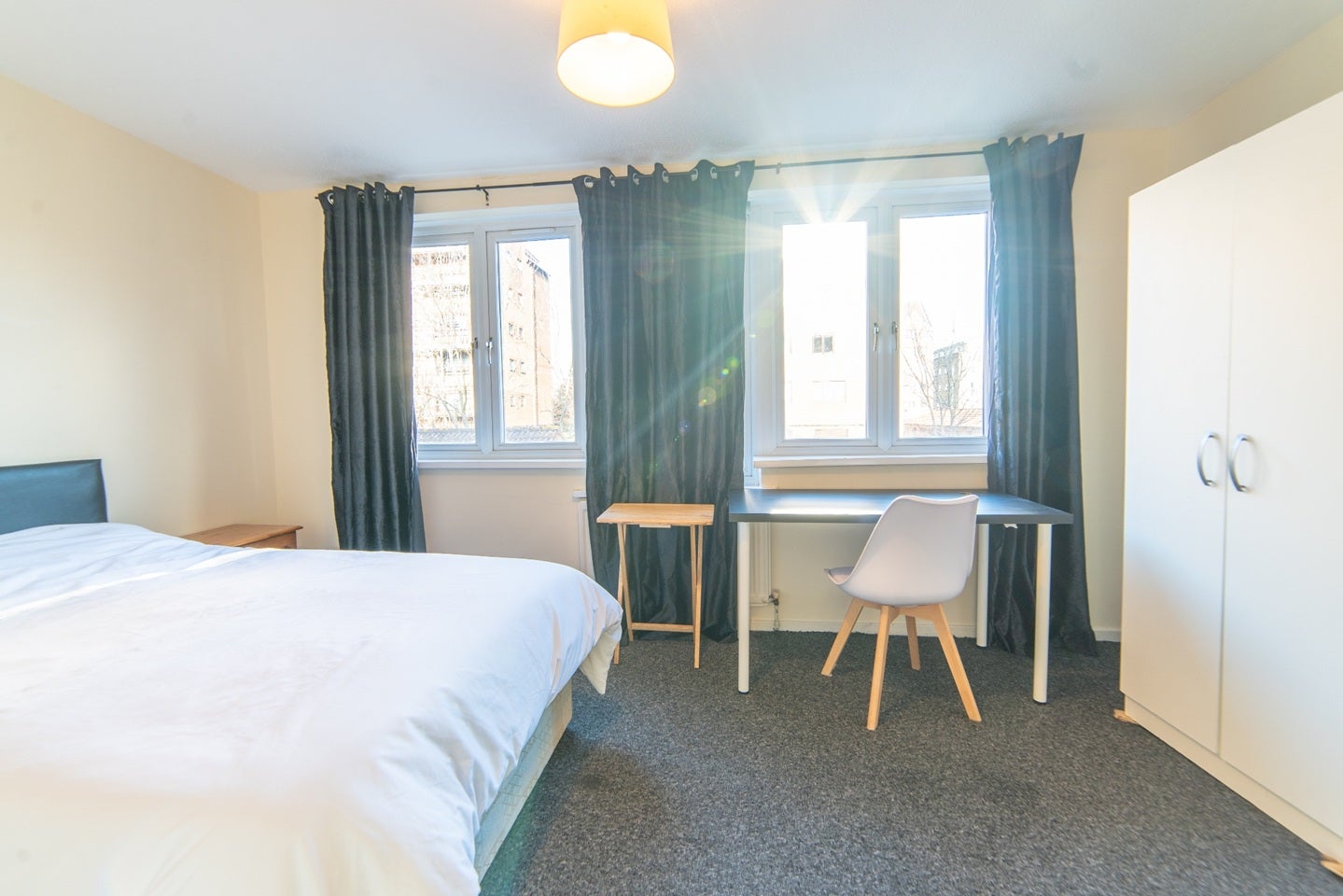 Room Leerdam Drive in Greater London