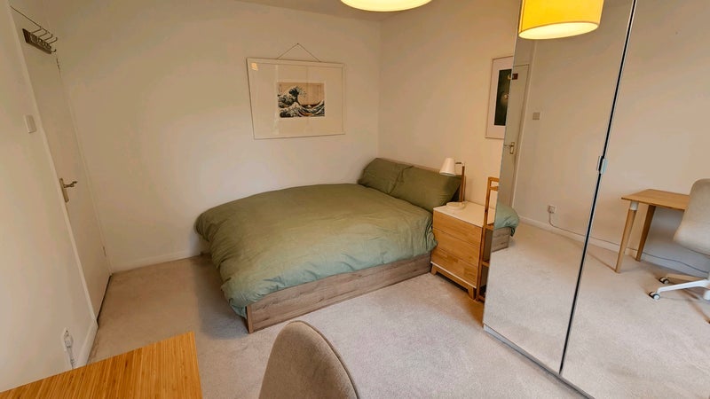 Room Trinity Gardens in Greater London