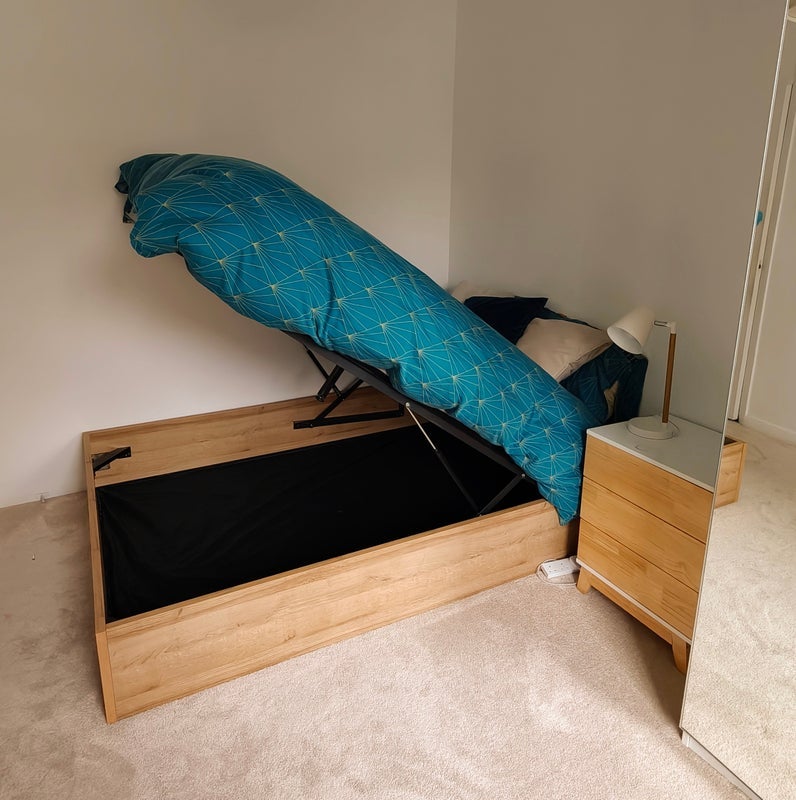 Room Trinity Gardens in Greater London