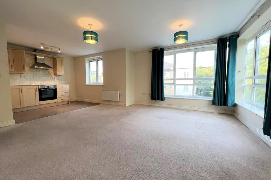 Flat Fennscombe Court in West End
