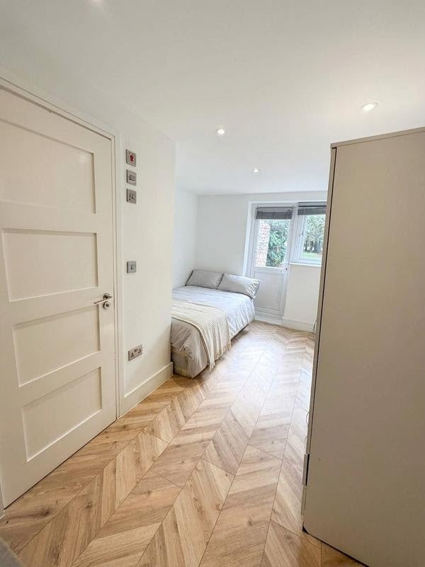 Flat Winern Glebe in Woking