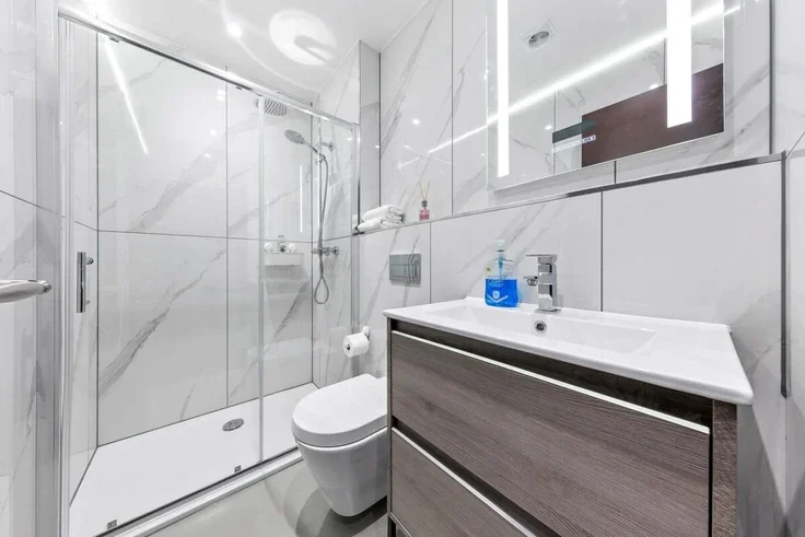 Room Woodstock Road in Greater London