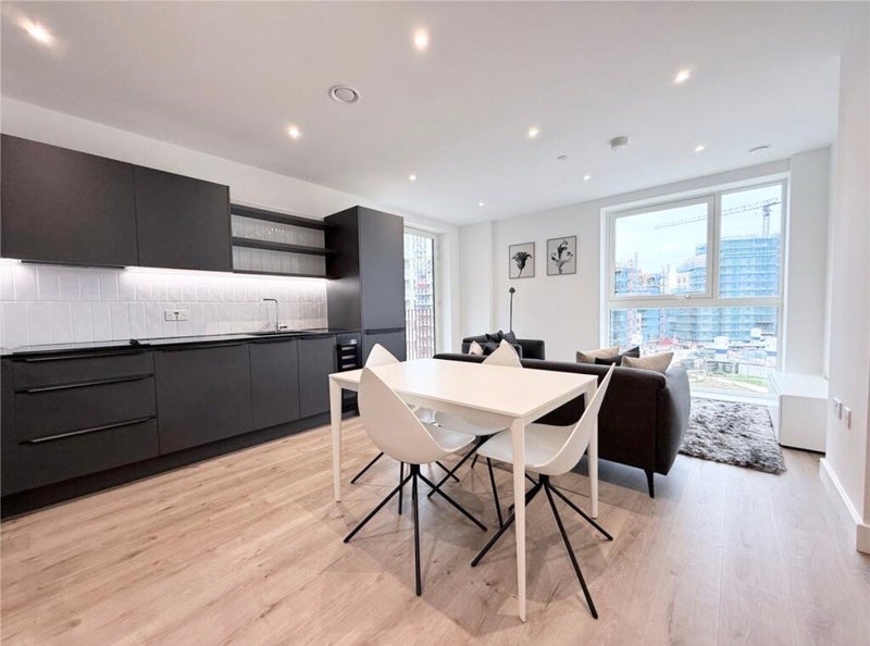 Flat Griffin Manor Way in Greater London