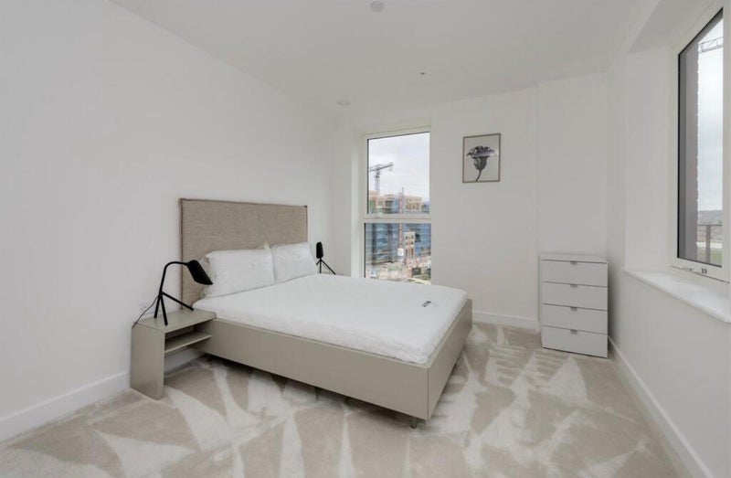 Flat Griffin Manor Way in Greater London