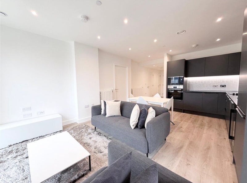 Flat Griffin Manor Way in Greater London