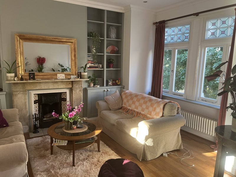 Room St. Ann's Hill in Greater London