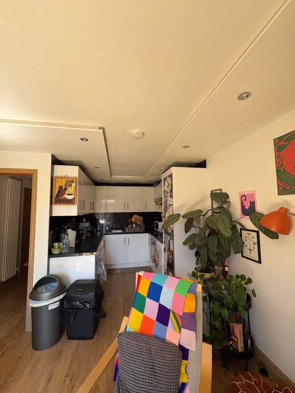 Room Surr Street in Greater London