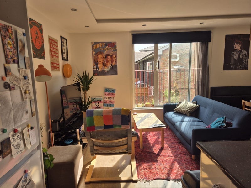Room Surr Street in Greater London