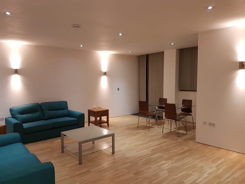 Flat Plumbers Row in Greater London