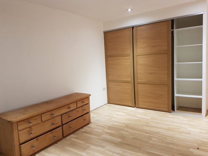 Flat Plumbers Row in Greater London