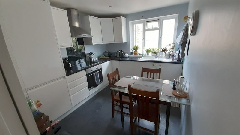 Room South Park Road in Greater London