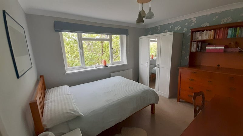 Room South Park Road in Greater London
