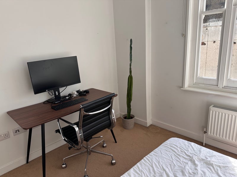 Room Queensway in City of Westminster