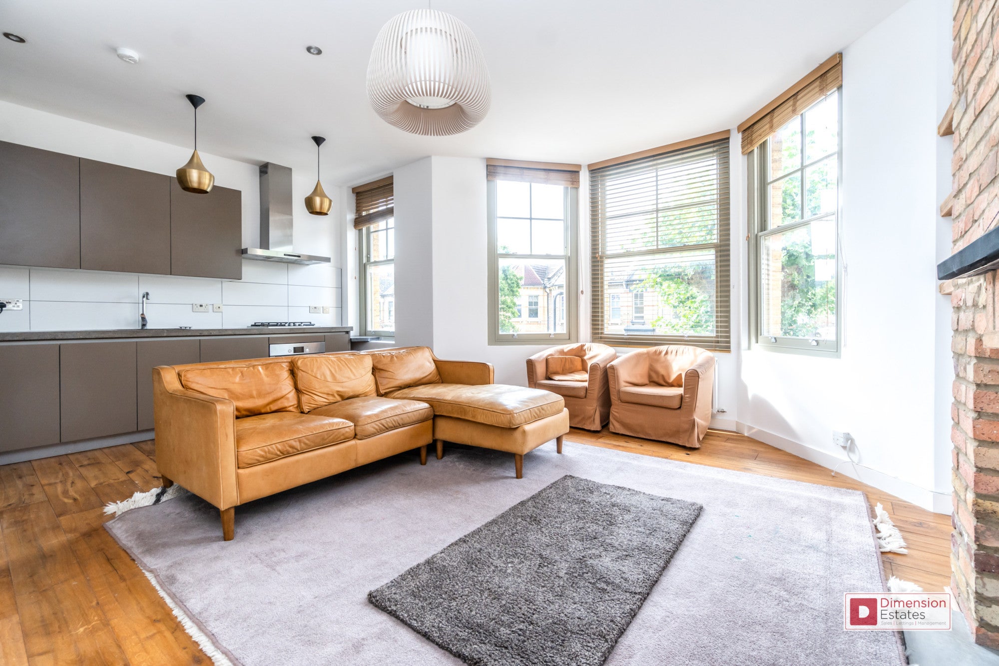 Flat Mildenhall Road in Greater London