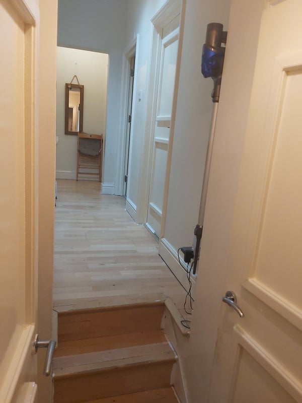Room Merton High Street in Greater London