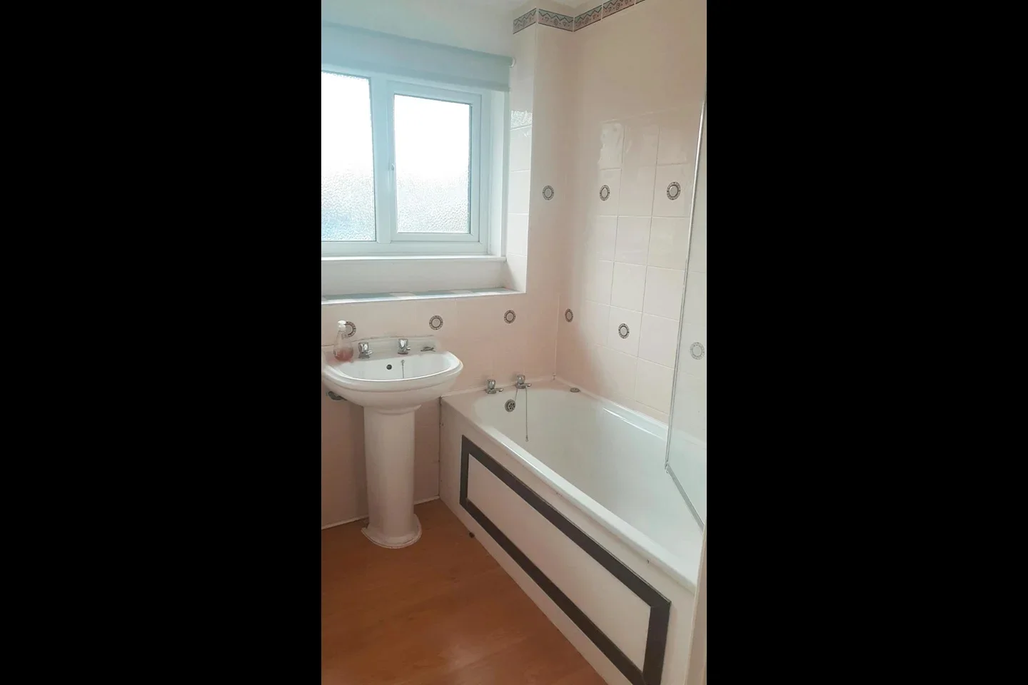 House Leygreen Close in Luton