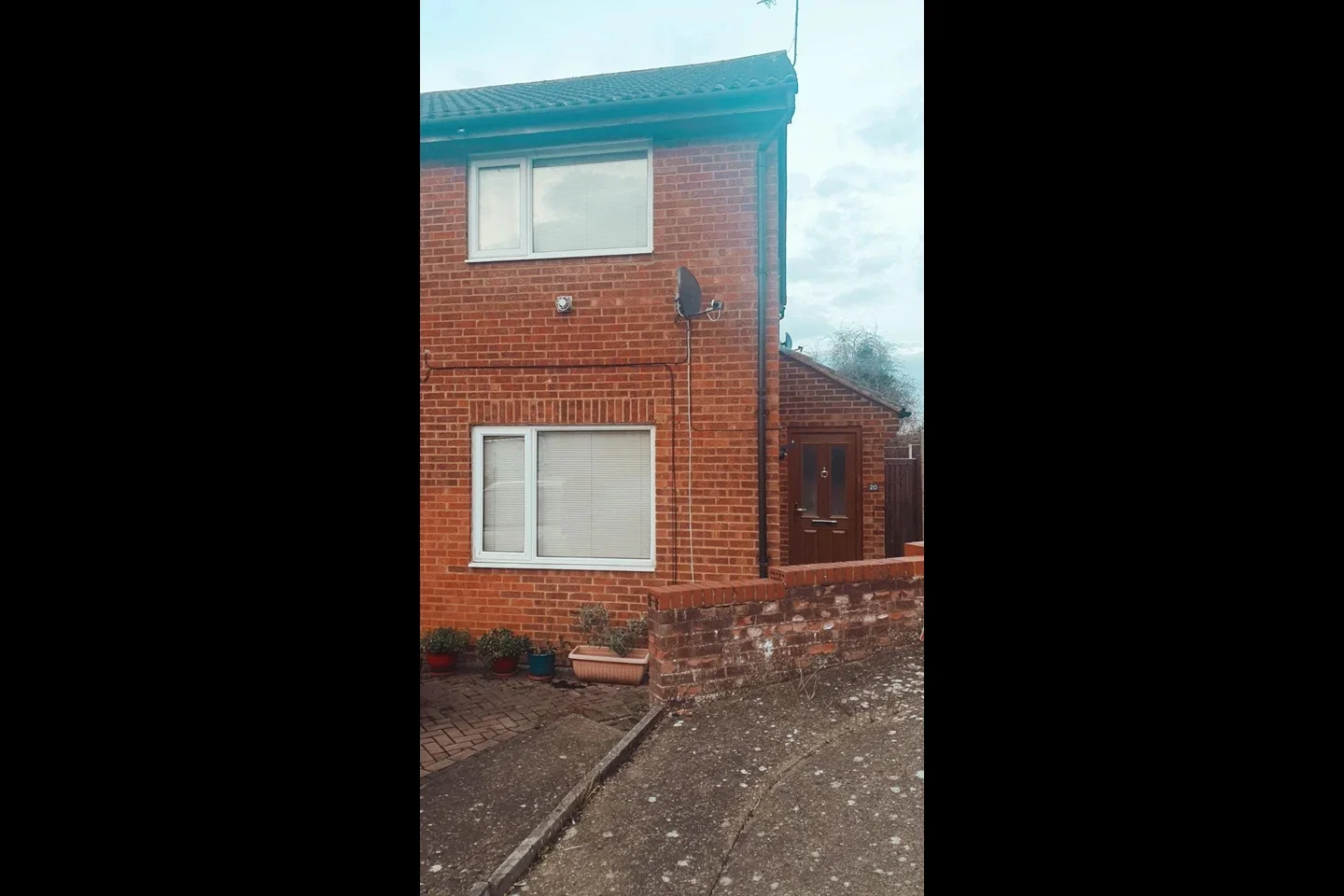 House Leygreen Close in Luton
