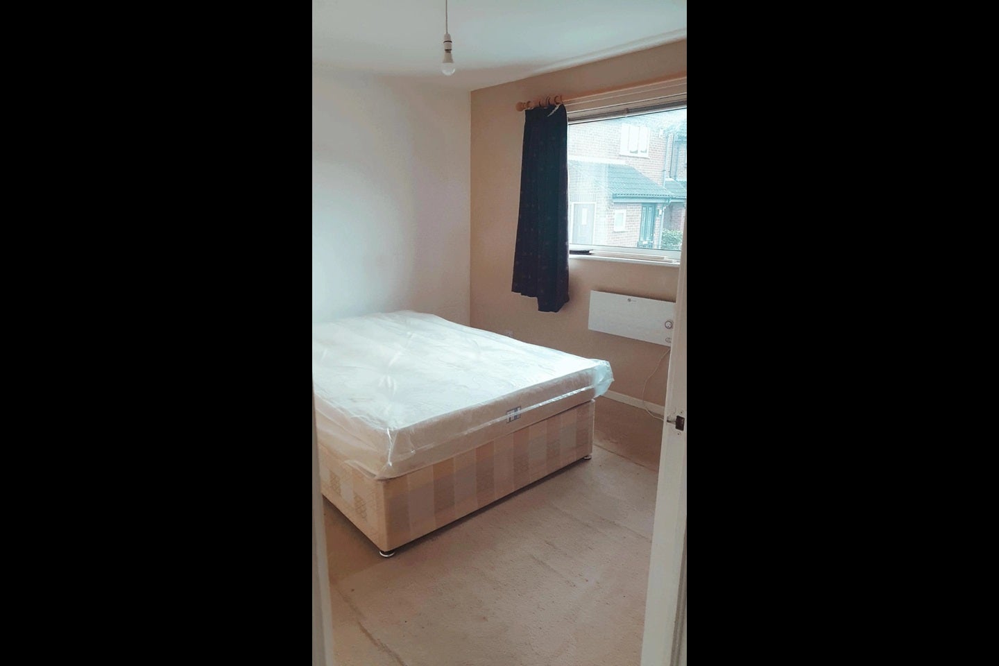 House Leygreen Close in Luton