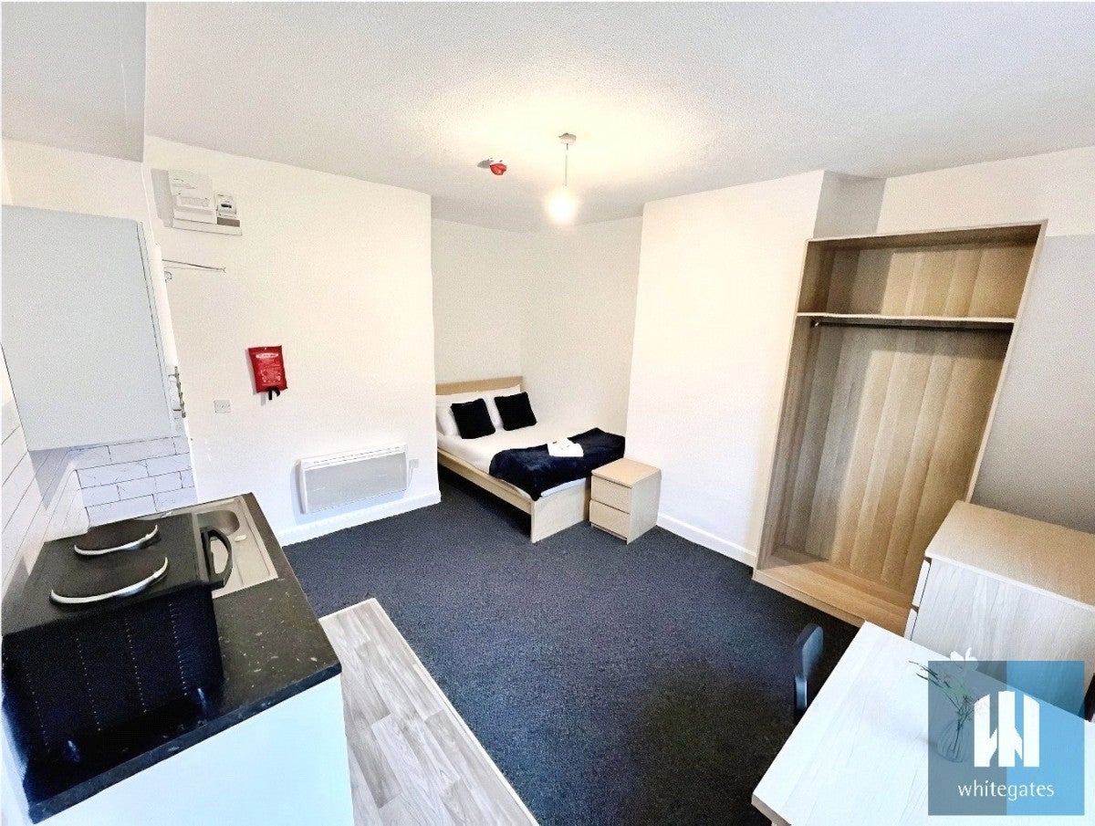 Room Brooke Street in Calderdale