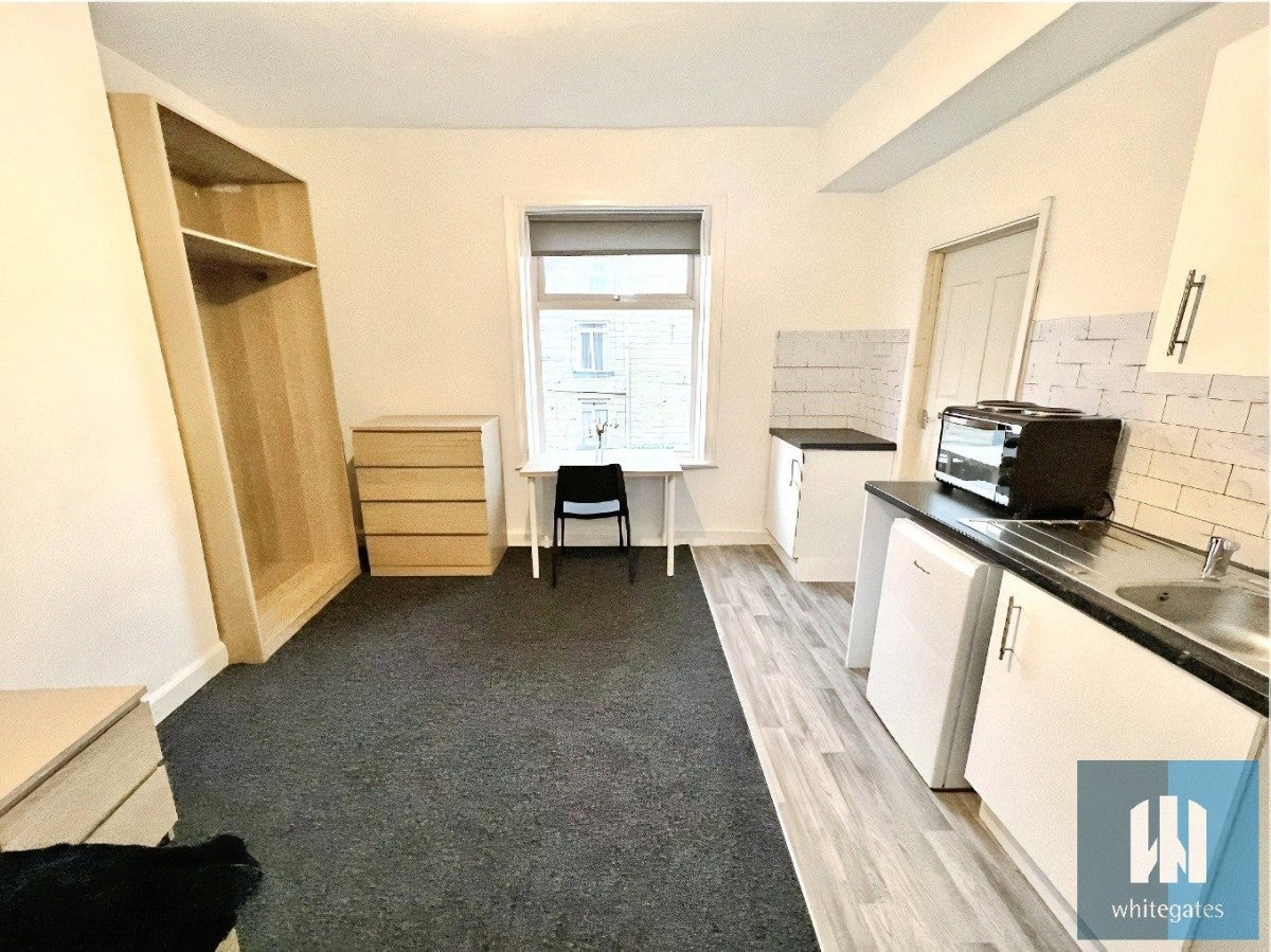 Room Brooke Street in Calderdale