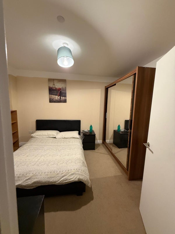 Room Bollo Bridge Road in Greater London