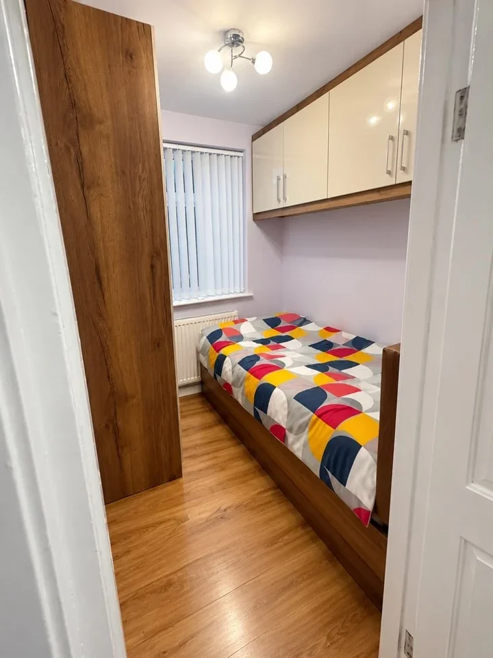 Room Lime Tree Road in Greater London