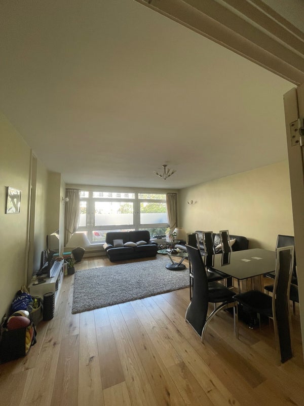 Room York Terrace West in City of Westminster