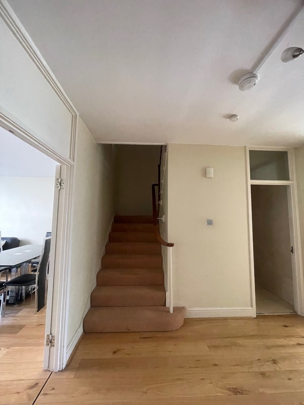 Room York Terrace West in City of Westminster