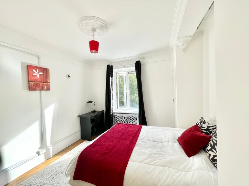 Room Godwin Court in Greater London