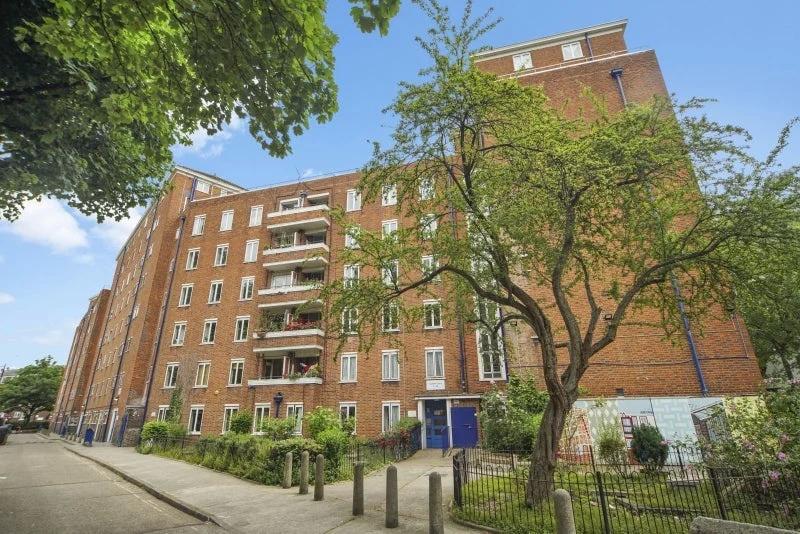 Room Godwin Court in Greater London