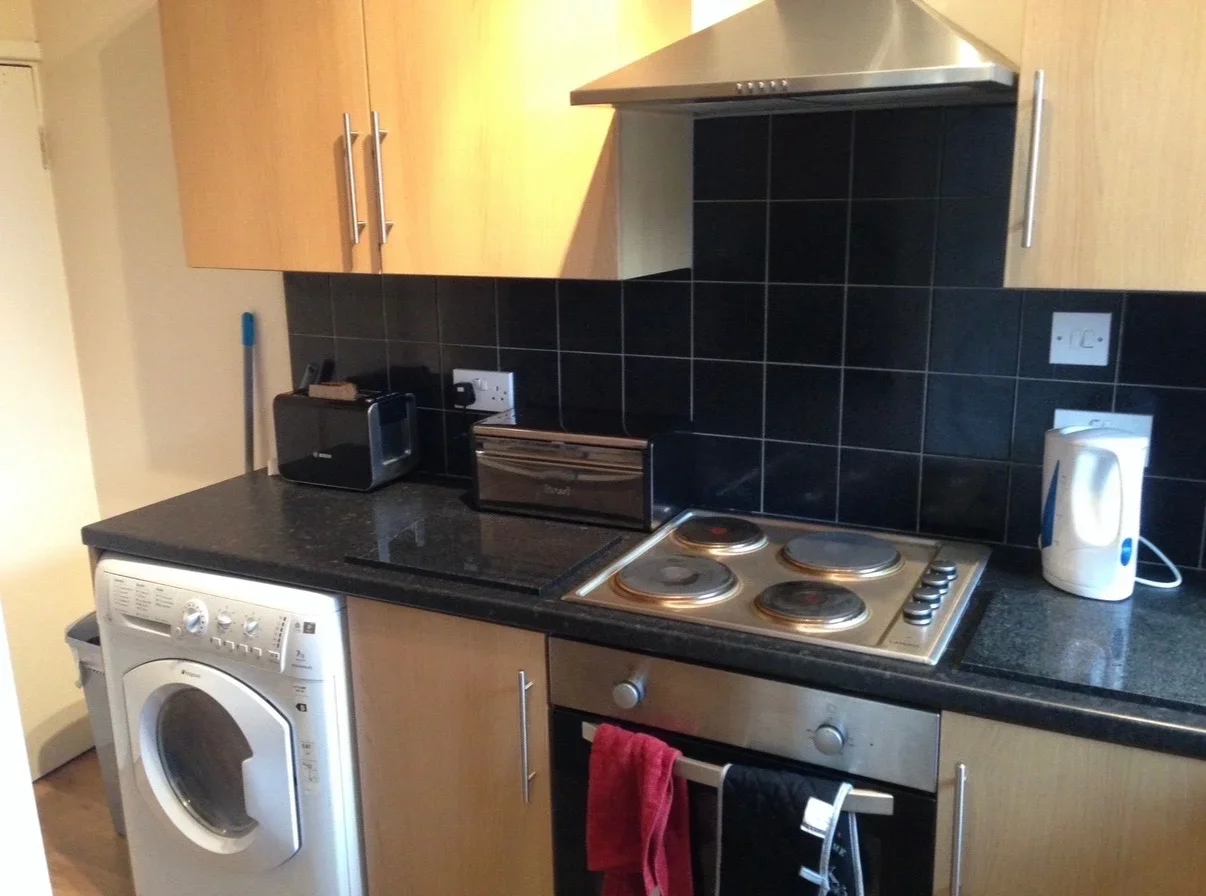 Room Stanmore View in Leeds