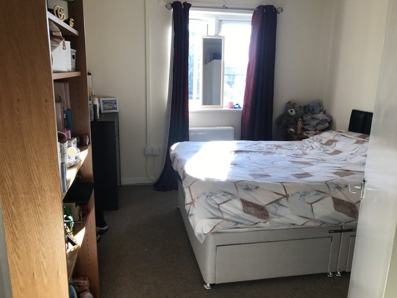 Room Coniston Walk in Trafford