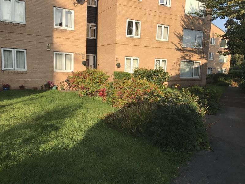 Room Coniston Walk in Trafford