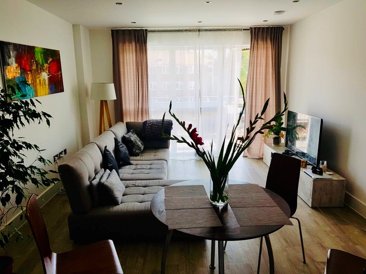 Flat Lyon Road in Greater London