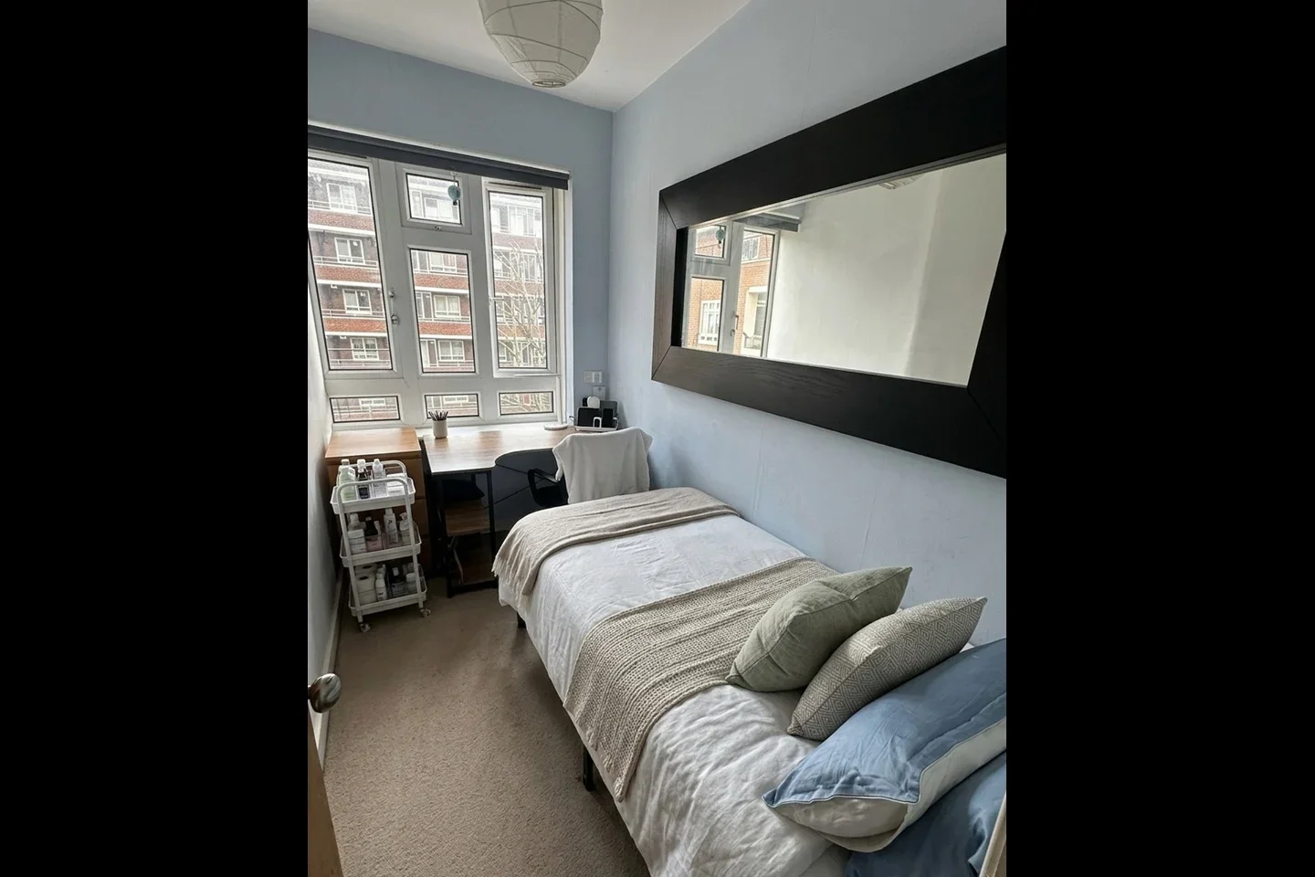 Room Wiltshire Close in Greater London