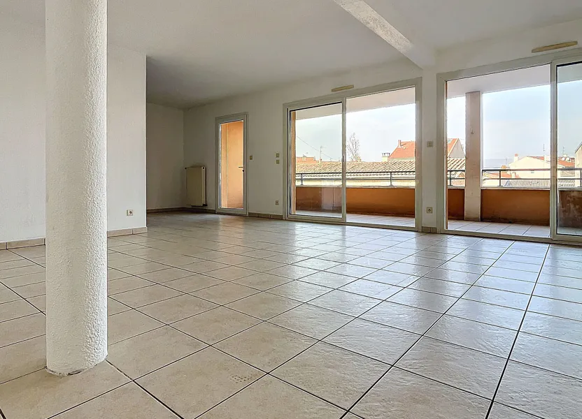 Flat Rue des Réservoirs in Bourg-lès-Valence