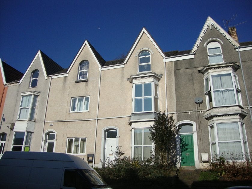Flat King Edward's Road in Uplands