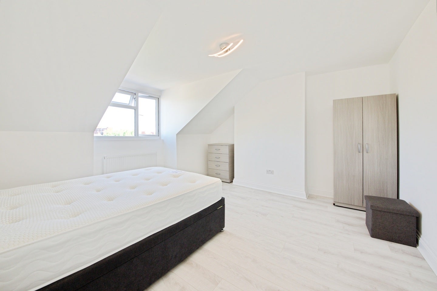 Room Ranelagh Road in Greater London