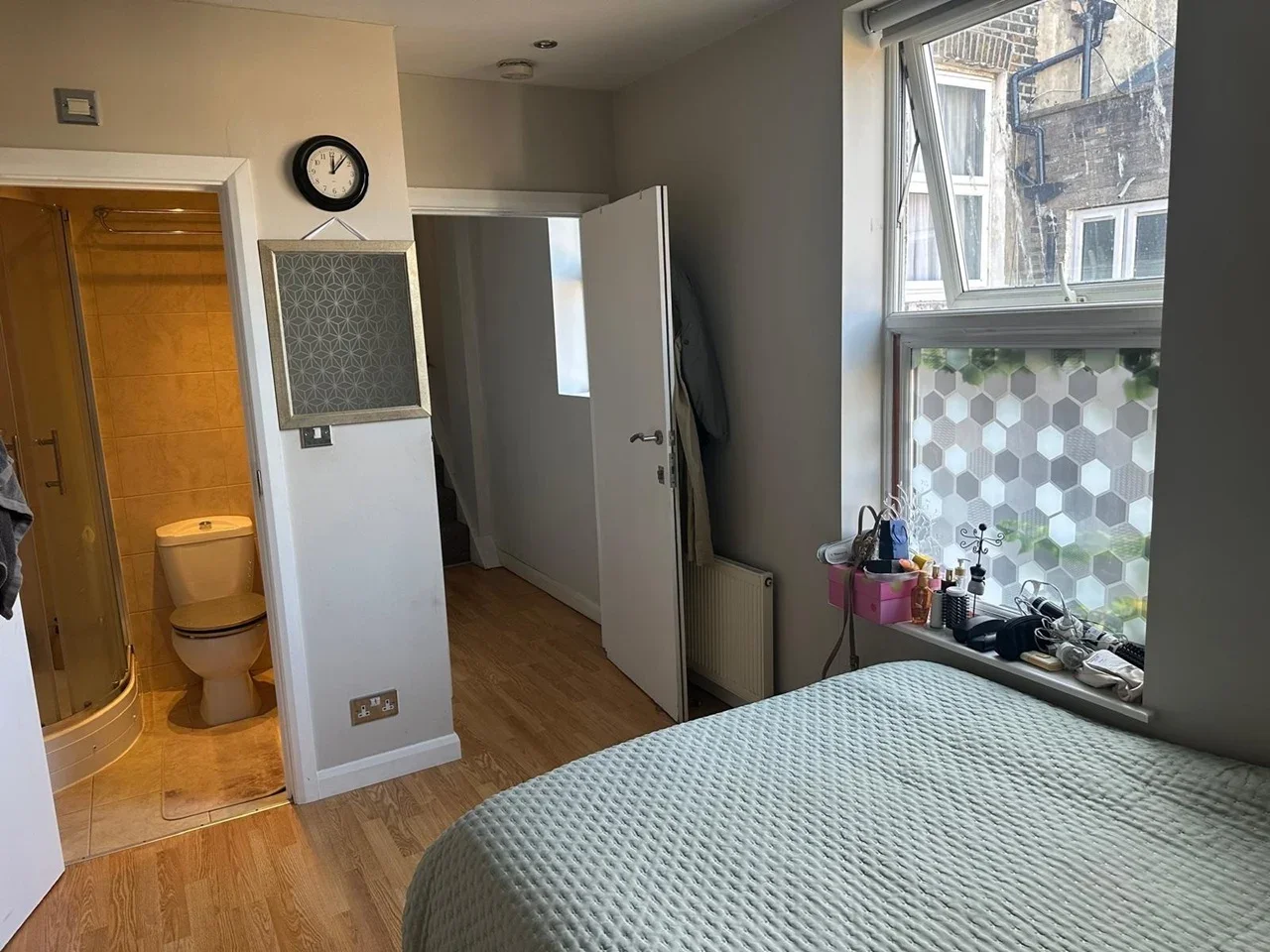 Flat Malvern Road in Greater London
