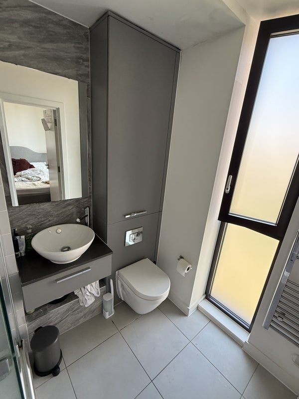 Room Leyton Road in Greater London