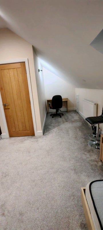 Room Woolcombers Way in Bradford