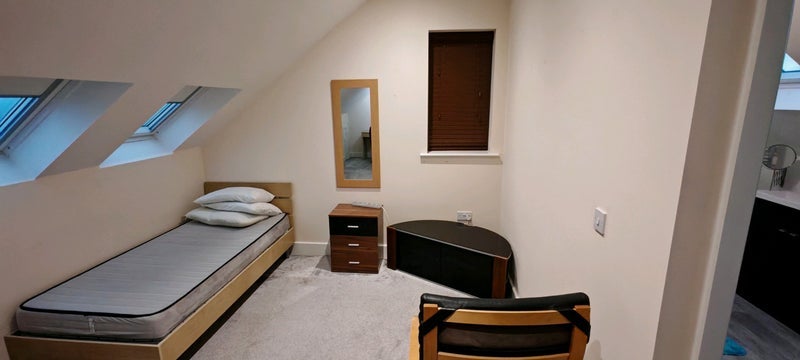 Room Woolcombers Way in Bradford