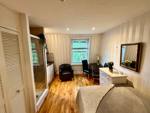 Room Matheson Road in Greater London