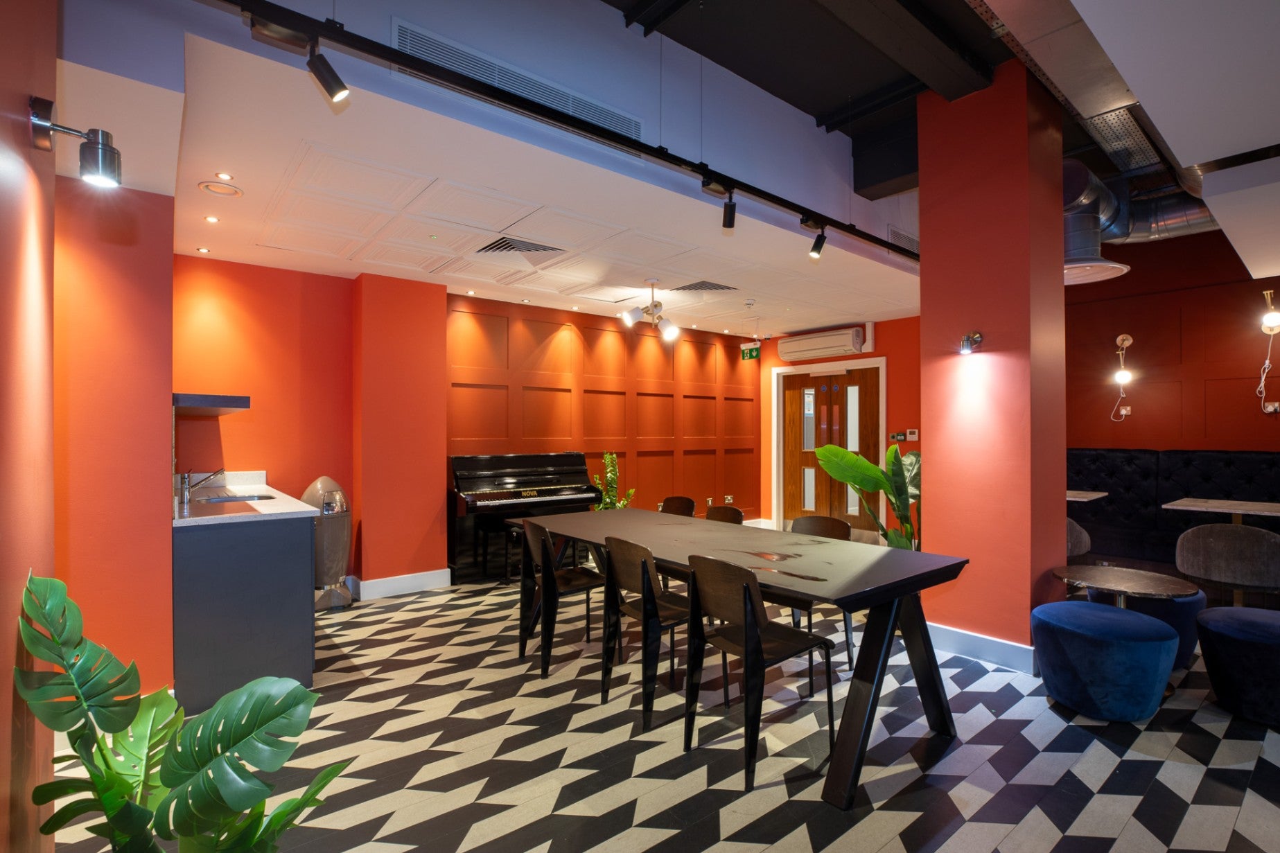 Room Clarendon Street in Nottingham