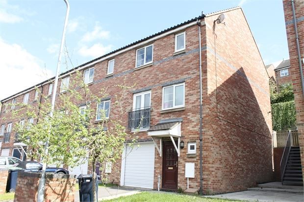 House Saint Cuthbert's Road in Gateshead