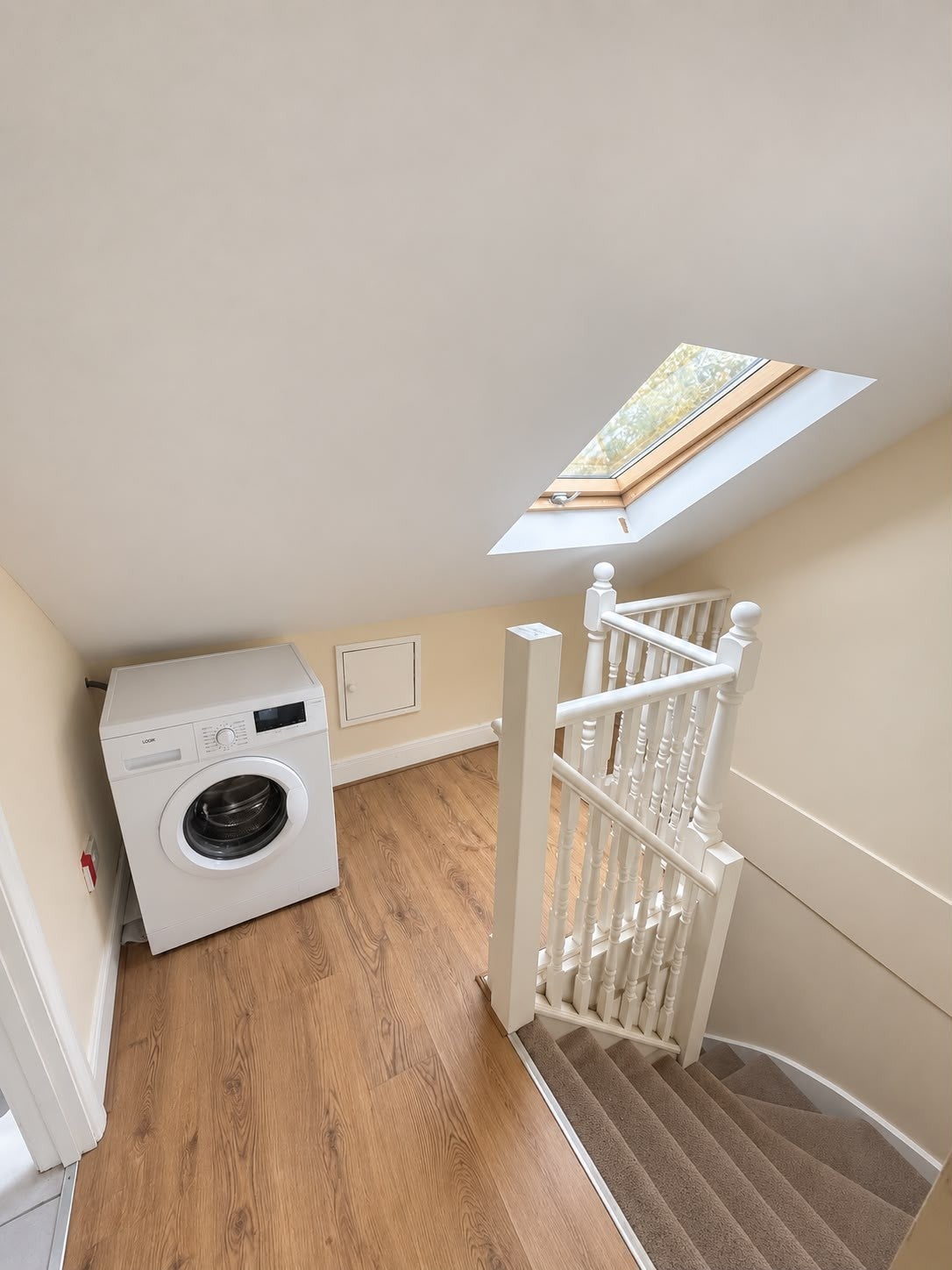 Flat Aldborough Road South in London