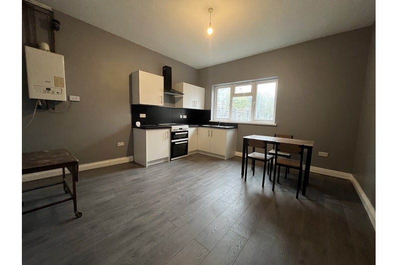 Flat Ashfield Gardens in Birmingham
