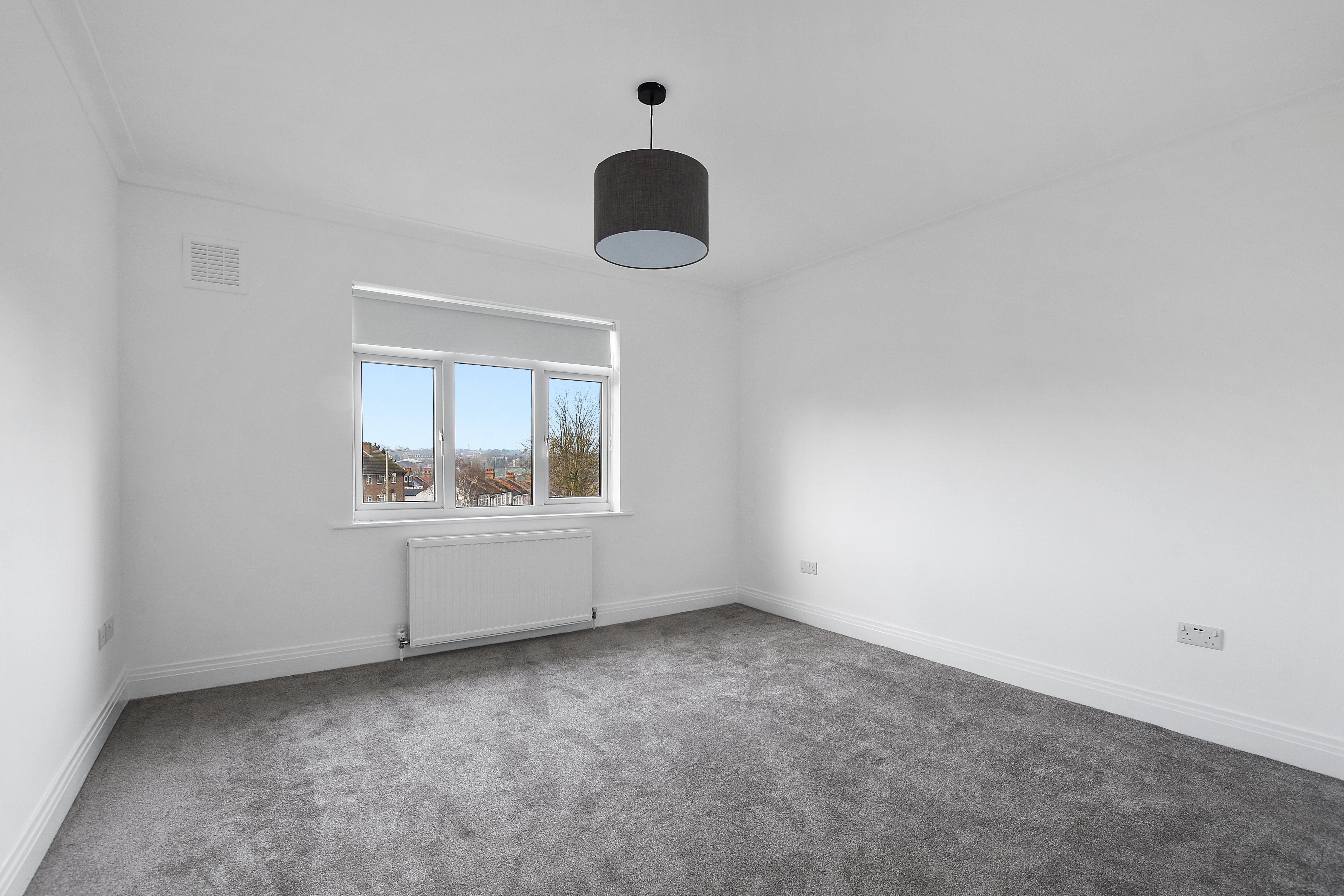 Flat Cranbrook Lane in Greater London